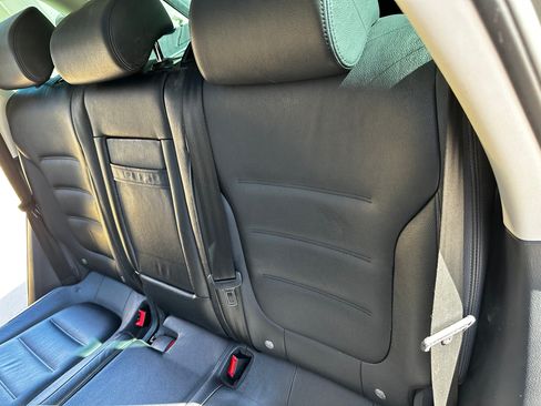 Used 2016 Volkswagen Touareg Sport image 20