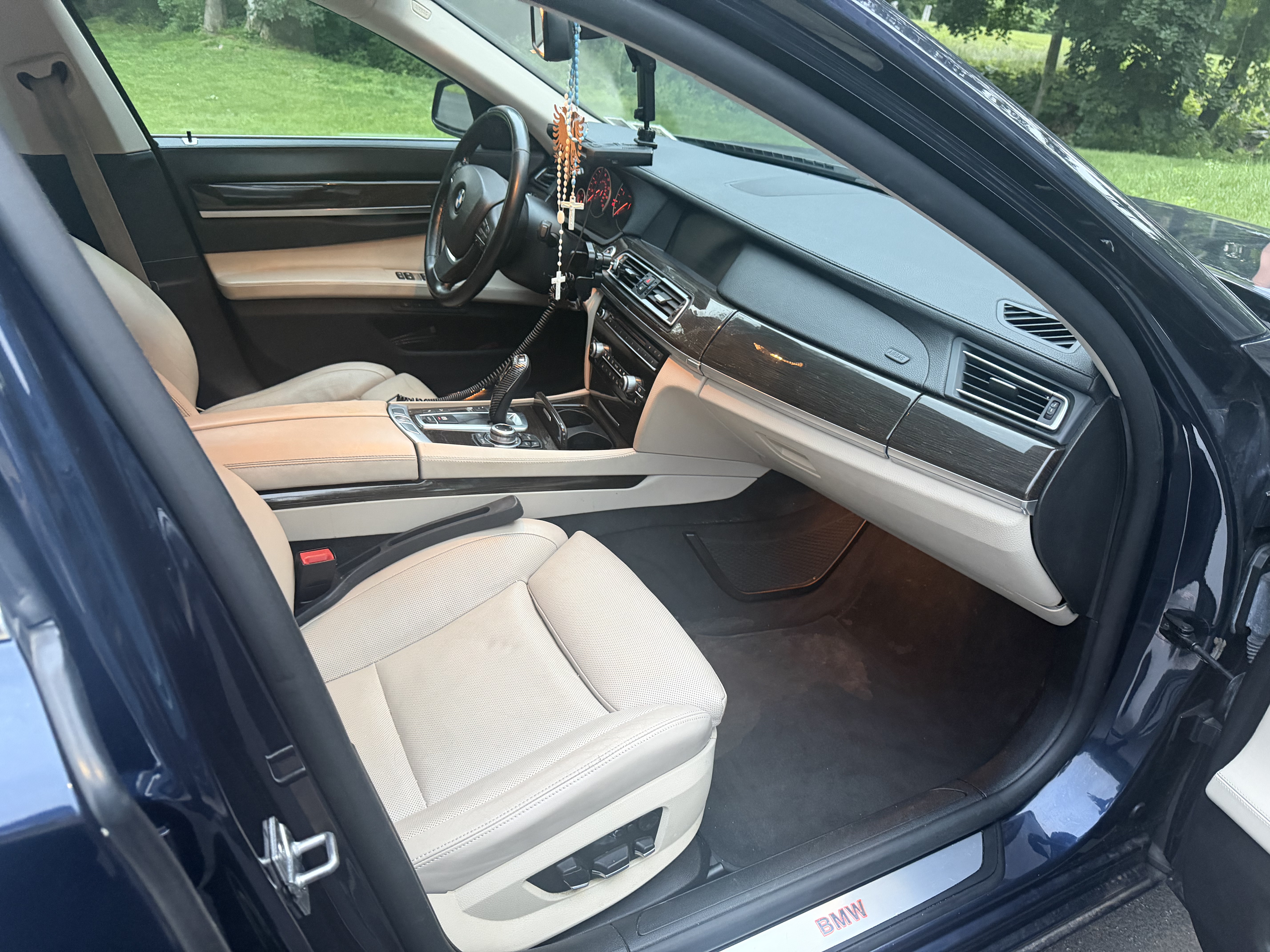 Used 2012 BMW 750Li xDrive AWD/4WD image 10