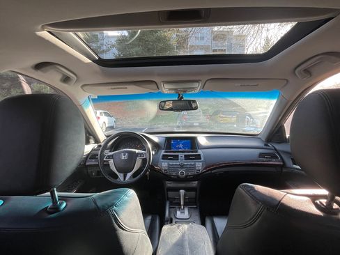 Used 2011 Honda Crosstour EX-L image 10