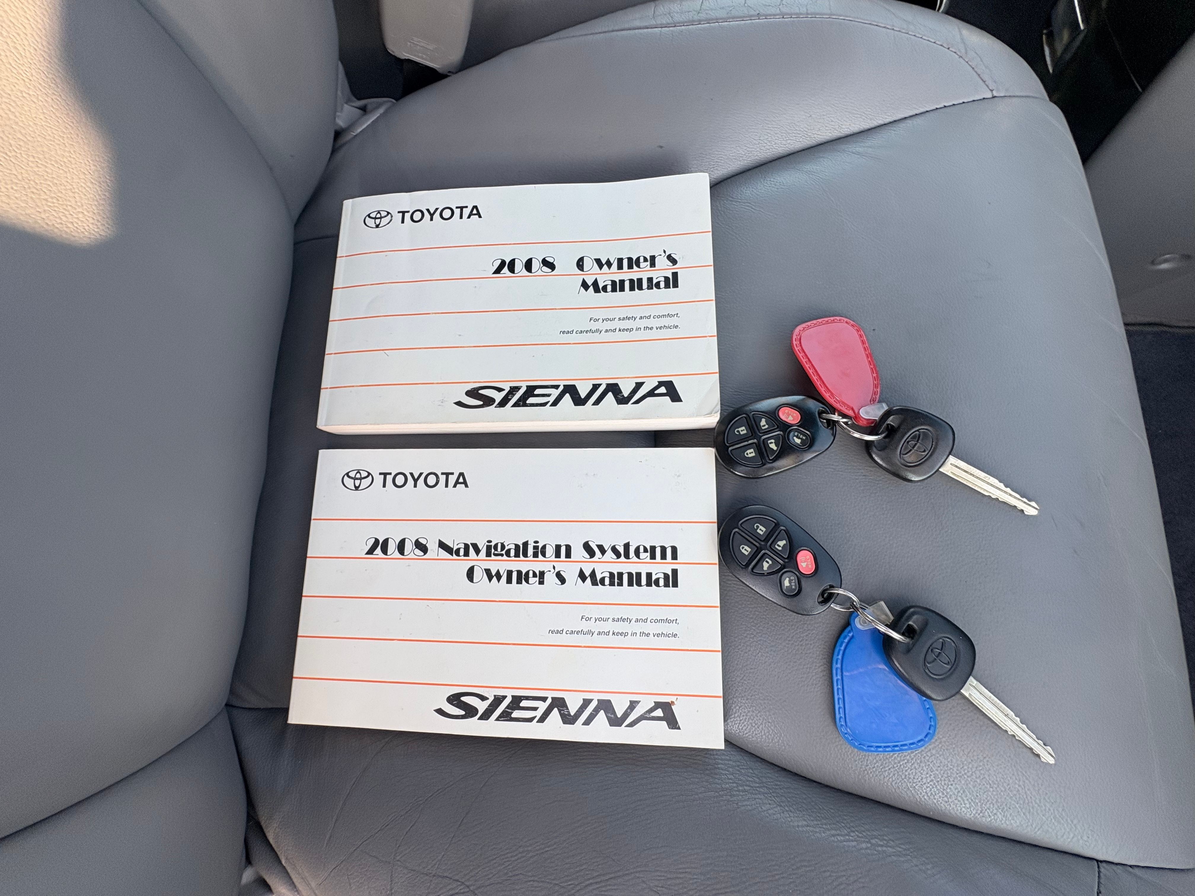 Used 2008 Toyota Sienna XLE w/ Towing Prep Pkg FWD image 32