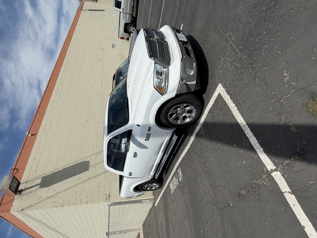 Used 2017 RAM 1500 Laramie RWD image 2