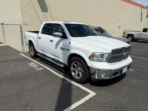 Used 2017 RAM 1500 Laramie RWD image 2