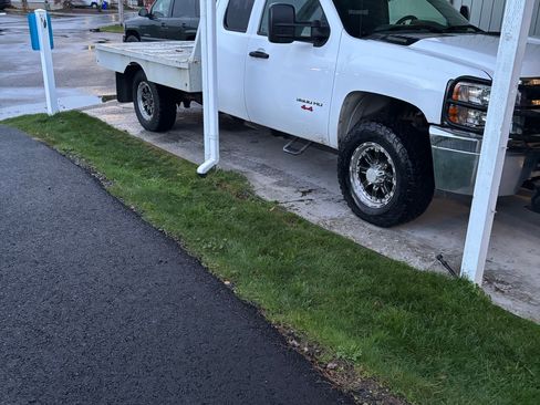 Used 2011 Chevrolet Silverado 3500 W/T image 4