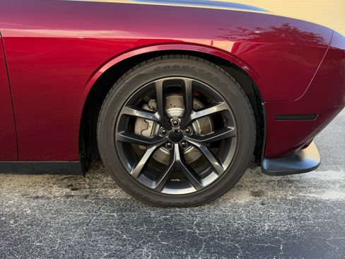 Used 2019 Dodge Challenger GT w/ Plus Package RWD image 17