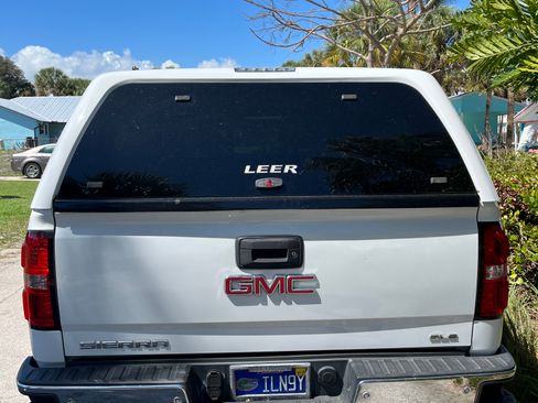 Used 2014 GMC Sierra 1500 SLE w/ SLE Value Package image 2