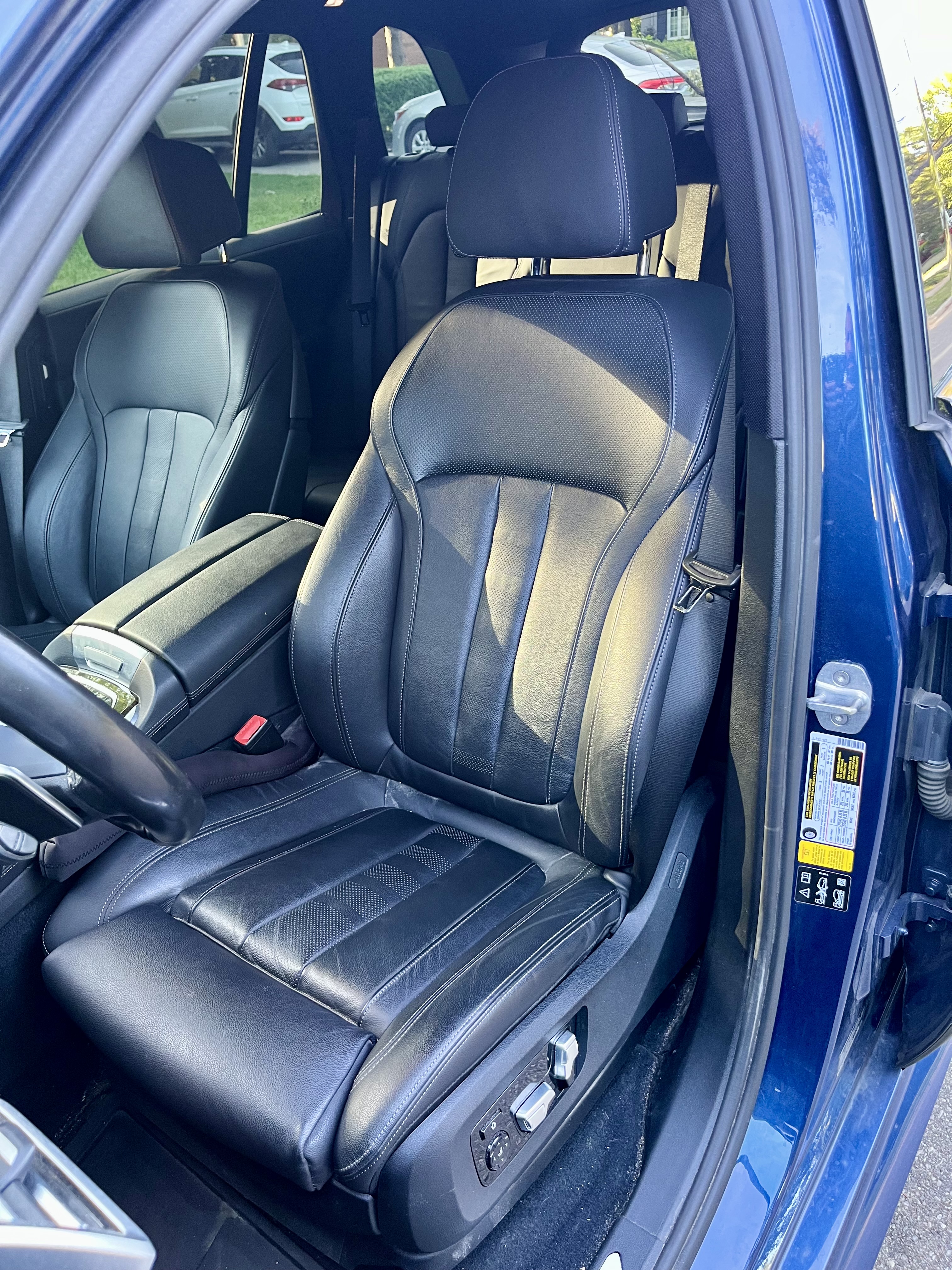 Used 2020 BMW X5 M50i w/ Premium Package AWD/4WD image 11