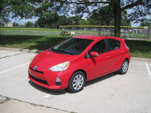 Used 2013 Toyota Prius C One image 1