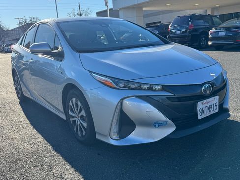 Used 2021 Toyota Prius Prime XLE image 5