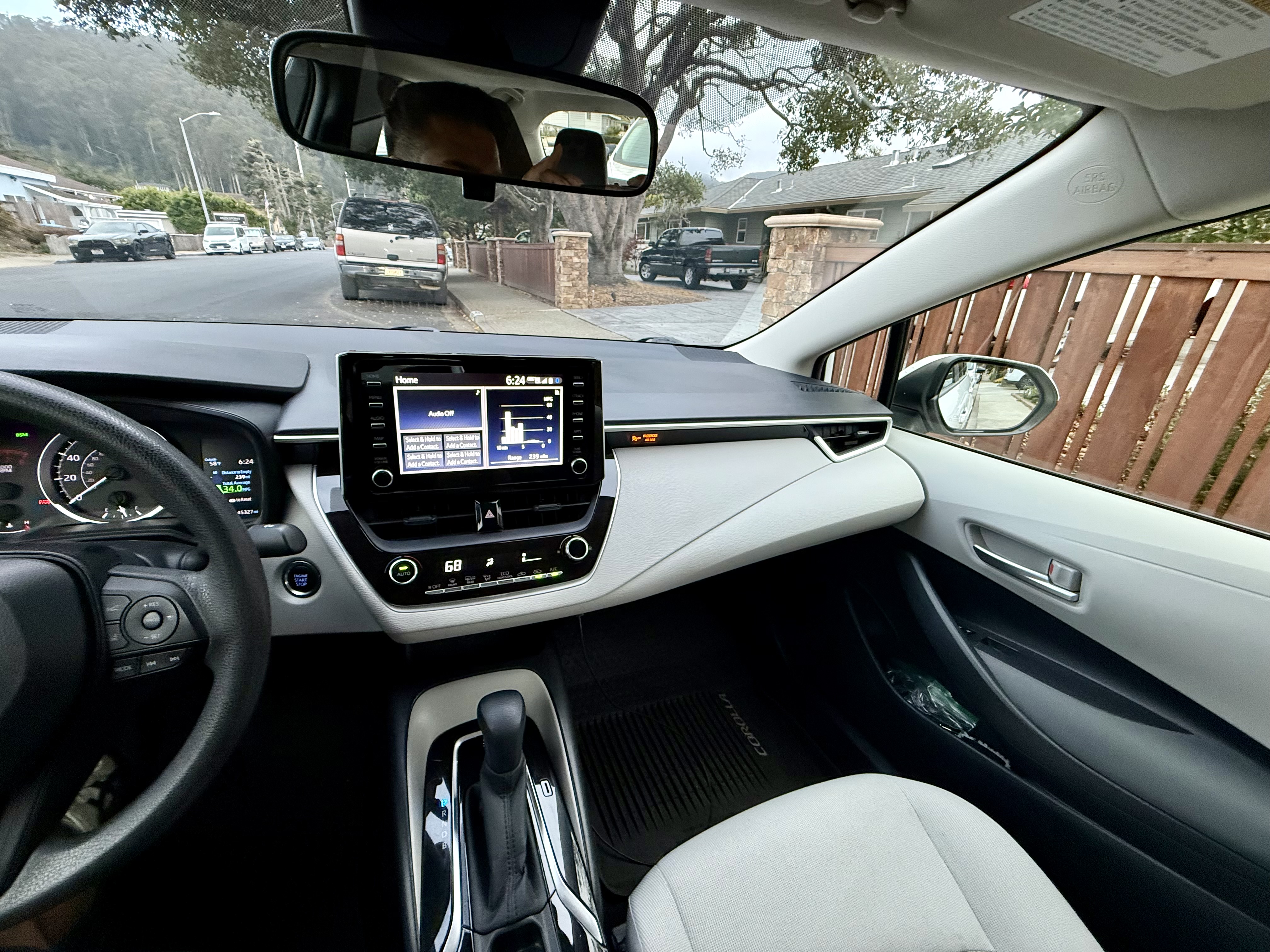 Used 2020 Toyota Corolla LE w/ LE Premium Package FWD image 11