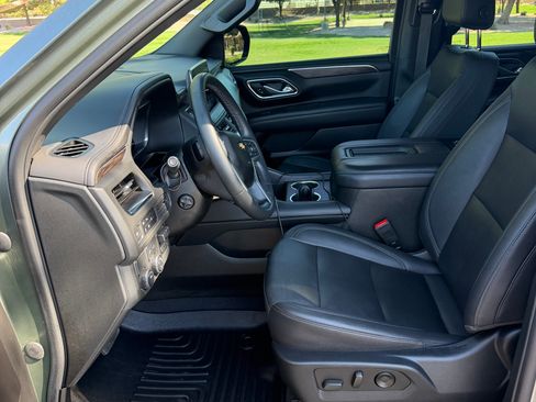 Used 2023 Chevrolet Tahoe LT w/ Luxury Package RWD image 13