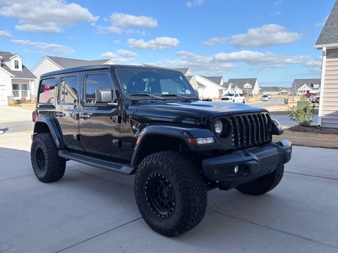 Used 2023 Jeep Wrangler Unlimited Sahara image 6