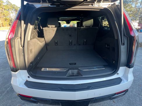 Used 2022 Cadillac Escalade ESV Sport w/ Touring Package AWD/4WD image 6