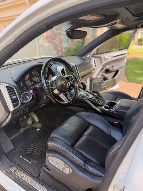 Used 2017 Porsche Cayenne Platinum Edition AWD/4WD image 5