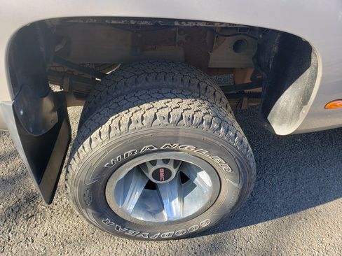 Used 2008 GMC Sierra 3500 SLT w/ Convenience Package image 12