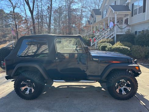 Used 2004 Jeep Wrangler 4WD image 4