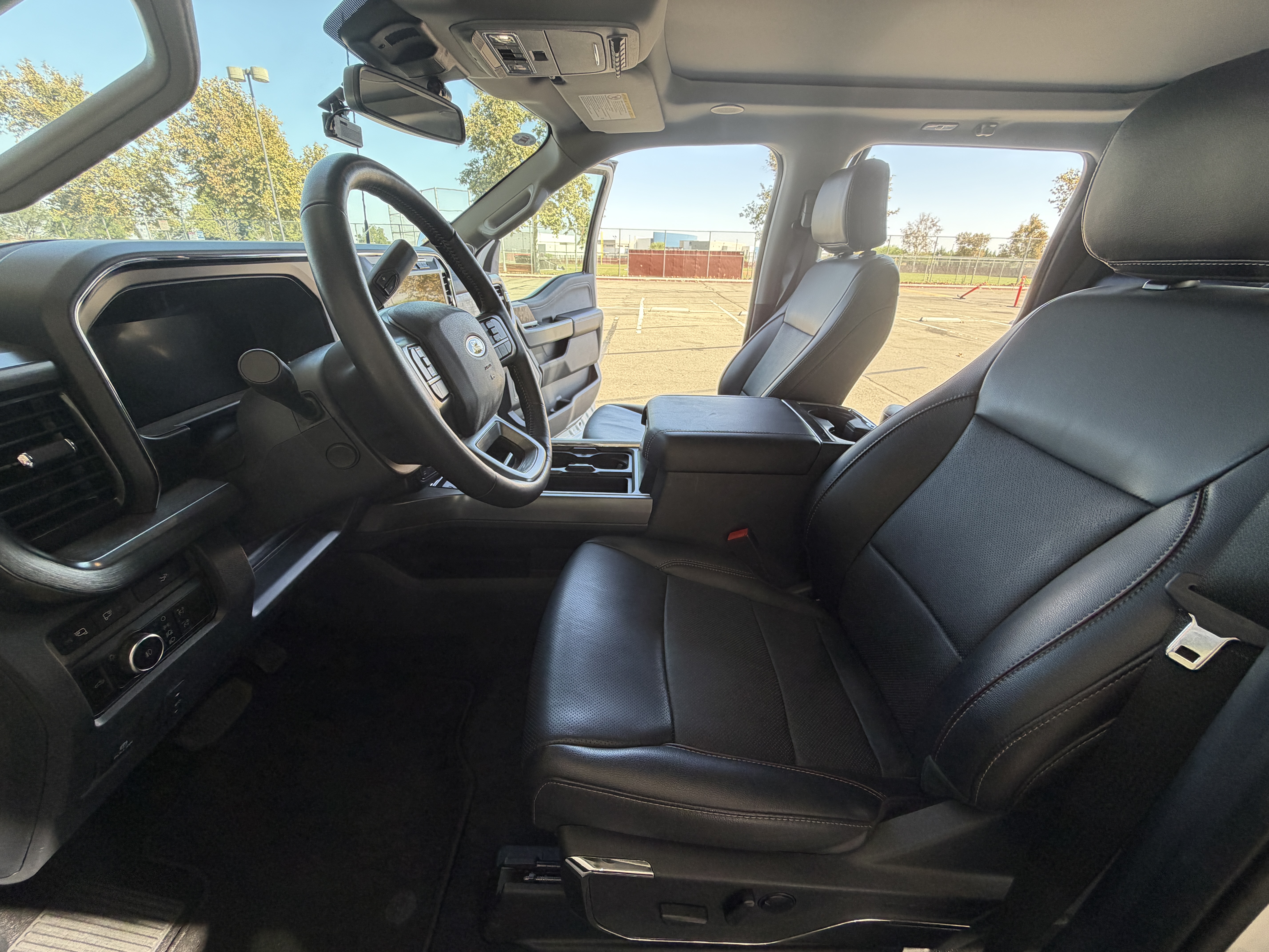 Used 2024 Ford F350 Lariat w/ Lariat Ultimate Package AWD/4WD image 12