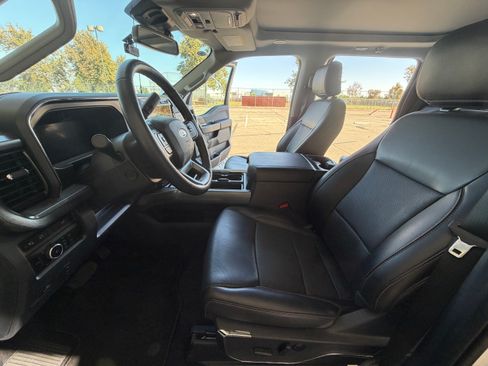 Used 2024 Ford F350 Lariat w/ Lariat Ultimate Package AWD/4WD image 12