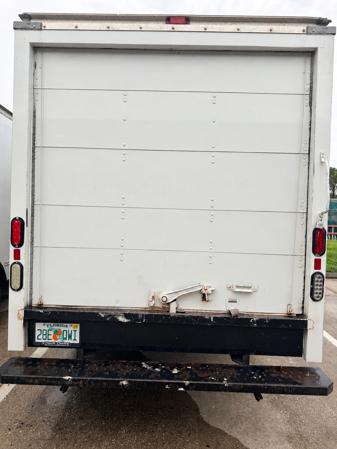 Used 2015 Ford E-350 and Econoline 350 Super Duty RWD image 2
