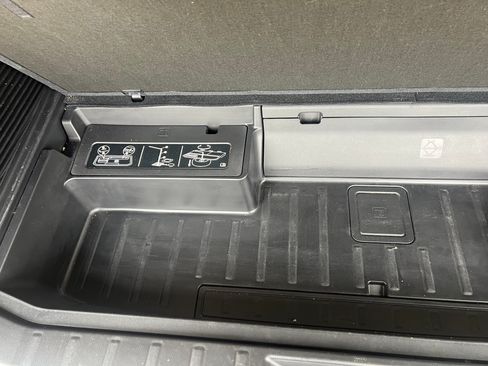 Used 2022 Subaru Ascent Limited image 9