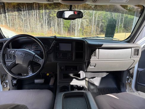 Used 2003 Chevrolet Silverado 3500 LT image 6