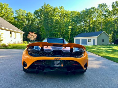 Used 2026 McLaren 750S Spider RWD image 5