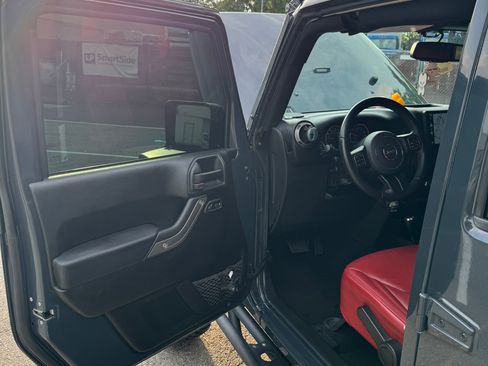 Used 2018 Jeep Wrangler Unlimited Sport S AWD/4WD image 14