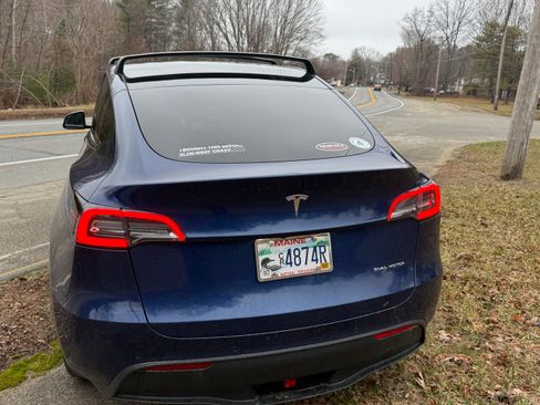 Used 2022 Tesla Model Y Long Range image 5