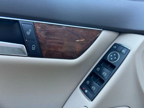 Used 2012 Mercedes-Benz C 250 Sedan w/ Comand Single Disc Pkg image 14