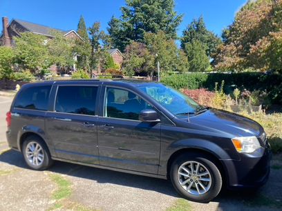 Used 2014 Dodge Grand Caravan SXT w/ UConnect Hands-Free Group