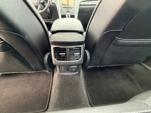 Used 2016 Ford Fusion Energi Titanium FWD image 18