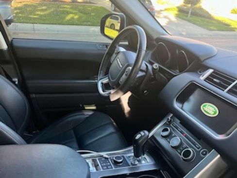 Used 2017 Land Rover Range Rover Sport SE image 10