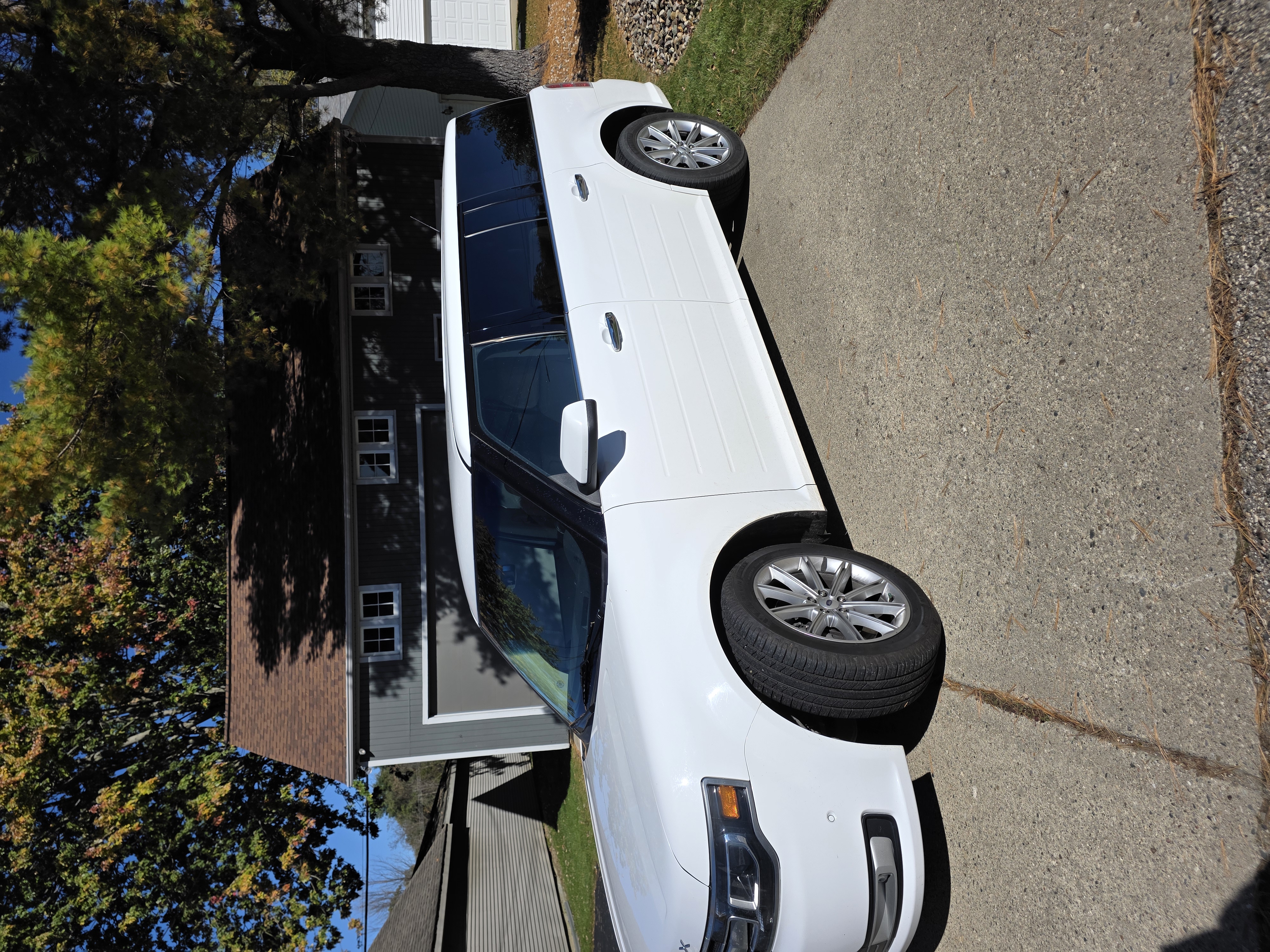 Used 2019 Ford Flex Limited w/ Equipment Group 301A FWD image 23