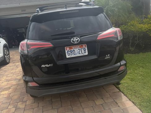 Used 2016 Toyota RAV4 LE image 8