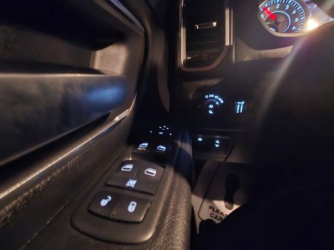 Used 2019 RAM 1500 Big Horn image 11