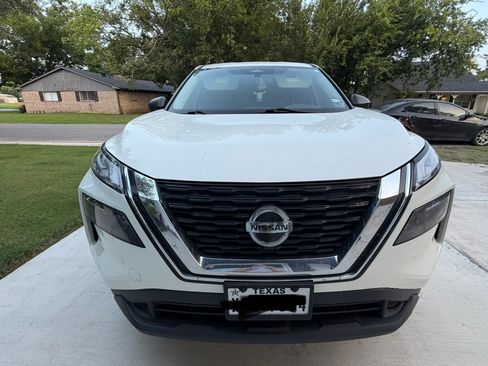 Used 2021 Nissan Rogue S FWD image 2