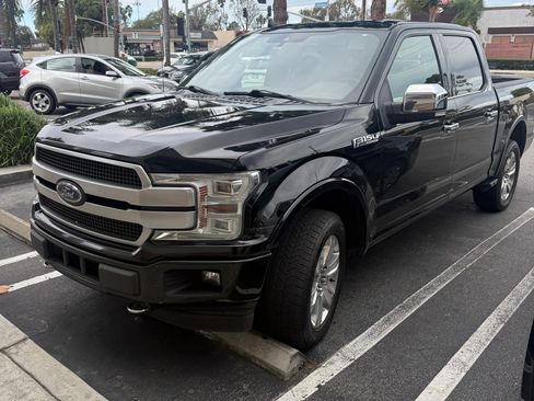 Used 2018 Ford F150 Platinum w/ Equipment Group 701A Luxury image 8