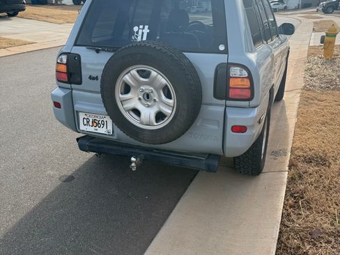 Used 1999 Toyota RAV4 4WD 4-Door w/ Value Pkg 3 image 5