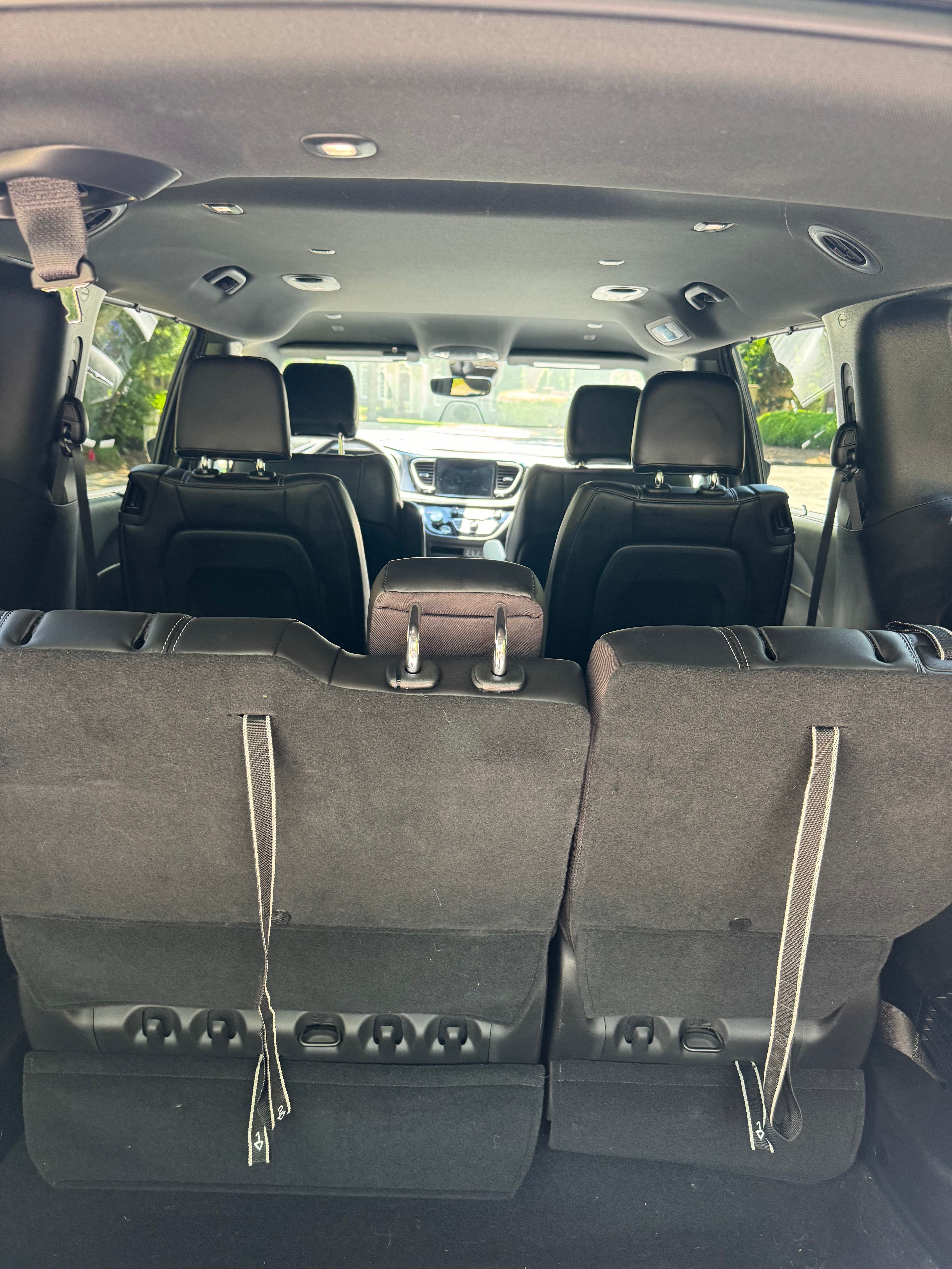 Used 2023 Chrysler Pacifica Touring-L w/ S Appearance Package FWD image 18