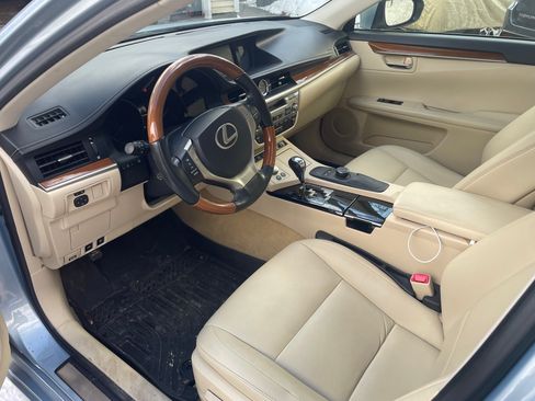 Used 2013 Lexus ES 300h image 12