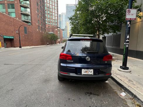 Used 2016 Volkswagen Tiguan S image 5