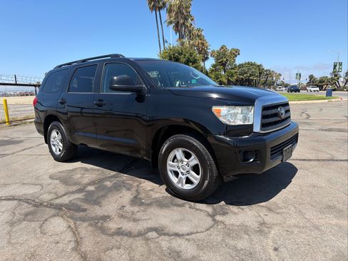 Used 2008 Toyota Sequoia SR5 w/ Towing Pkg RWD image 4