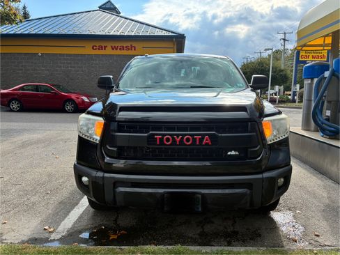 Used 2016 Toyota Tundra Limited w/ Limited Premium Package image 4