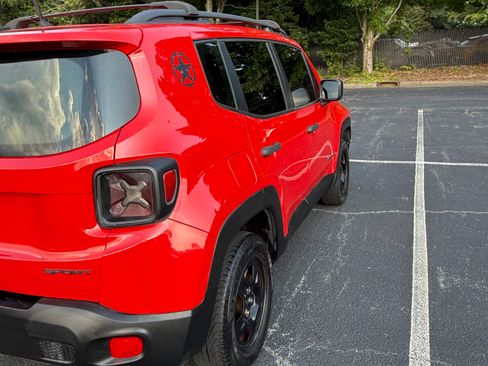 Used 2019 Jeep Renegade Sport AWD/4WD image 8