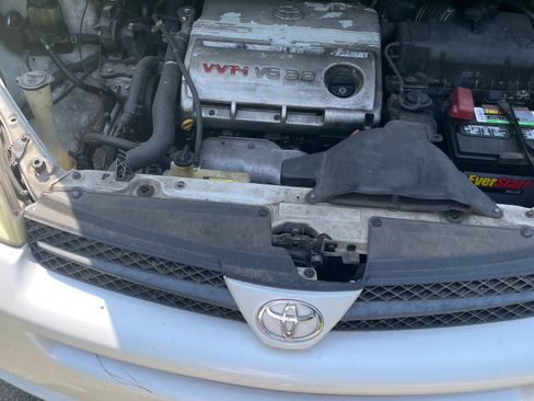 Used 2004 Toyota Sienna XLE FWD image 11