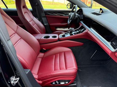 Used 2018 Porsche Panamera 4 AWD/4WD image 8