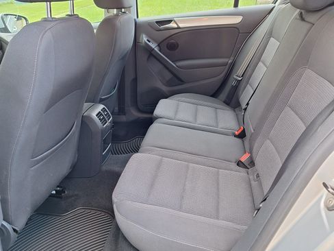 Used 2012 Volkswagen Golf 4-Door FWD image 8