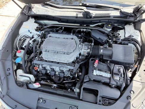 Used 2011 Honda Crosstour EX-L image 14