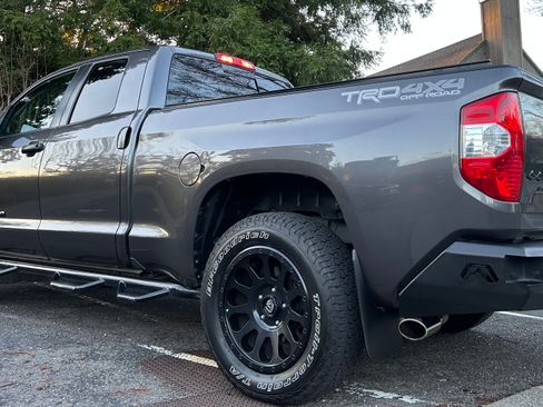 Used 2015 Toyota Tundra SR5 w/ TRD Off Road Package image 5