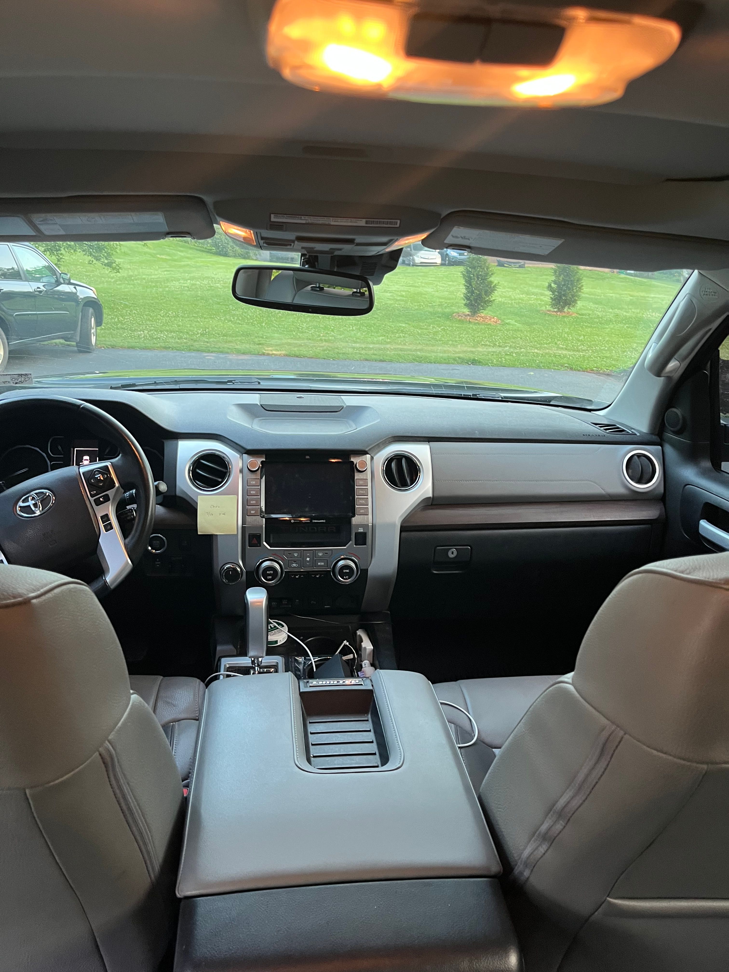 Used 2021 Toyota Tundra Limited w/ Limited Premium Package AWD/4WD image 6