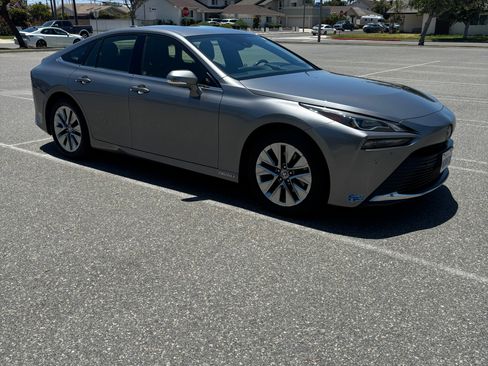 Used 2021 Toyota Mirai w/ Advanced Technology Package RWD image 1